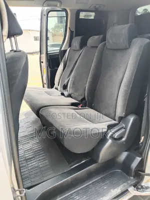 Toyota Voxy 2013 Silver
