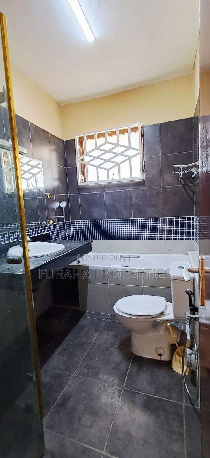 3bdrm Apartment in Nyai, Nyali Mkomani for rent
