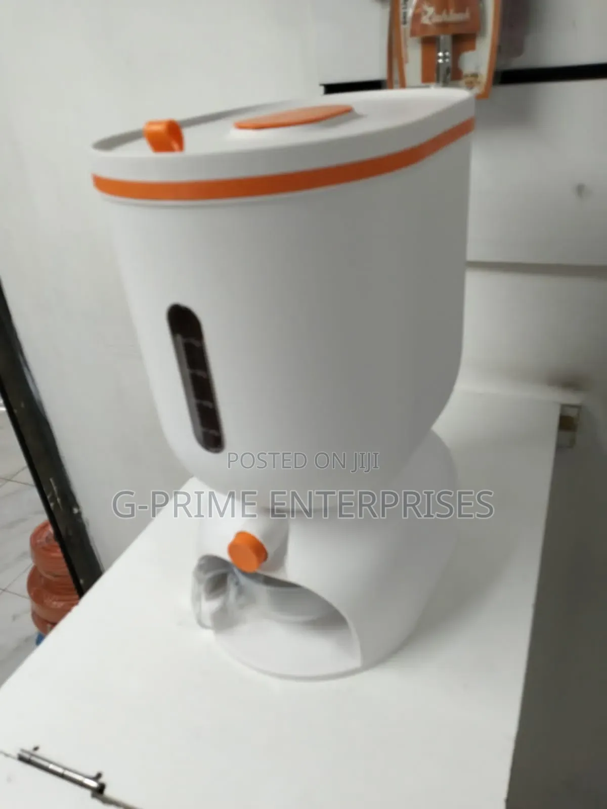 Grains Container