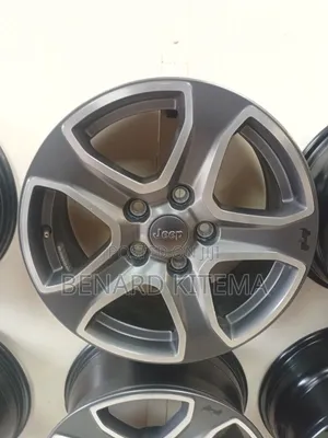 Genuine Rims Size 17' Suited to Jeep Cherokee.