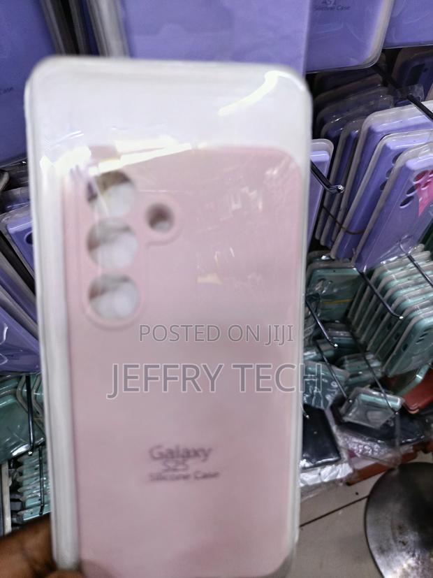 Lissip Galaxy S25 Liquid Silicone Case With Cloth Lining -Rose Pink
