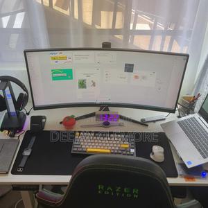 Curved Screen - thumbnail 2