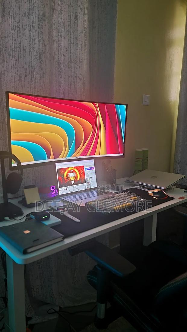 Curved Screen - thumbnail 3