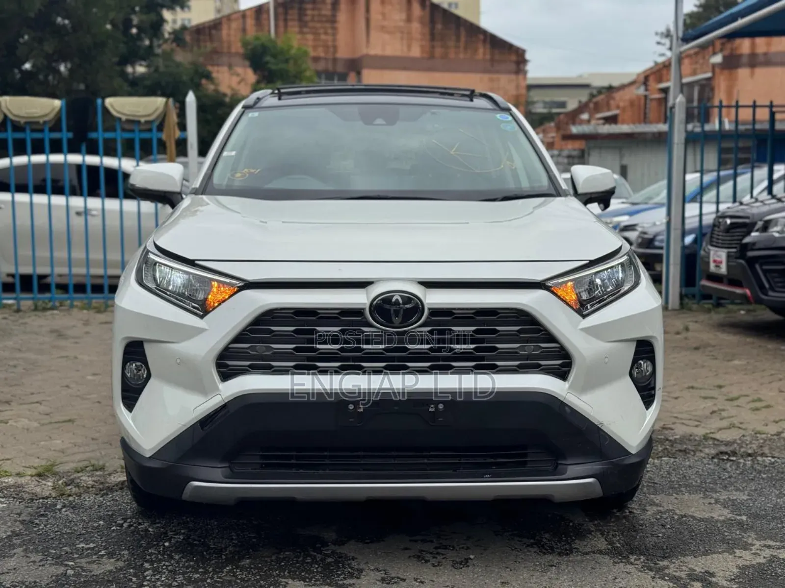 Toyota RAV4 2019 White