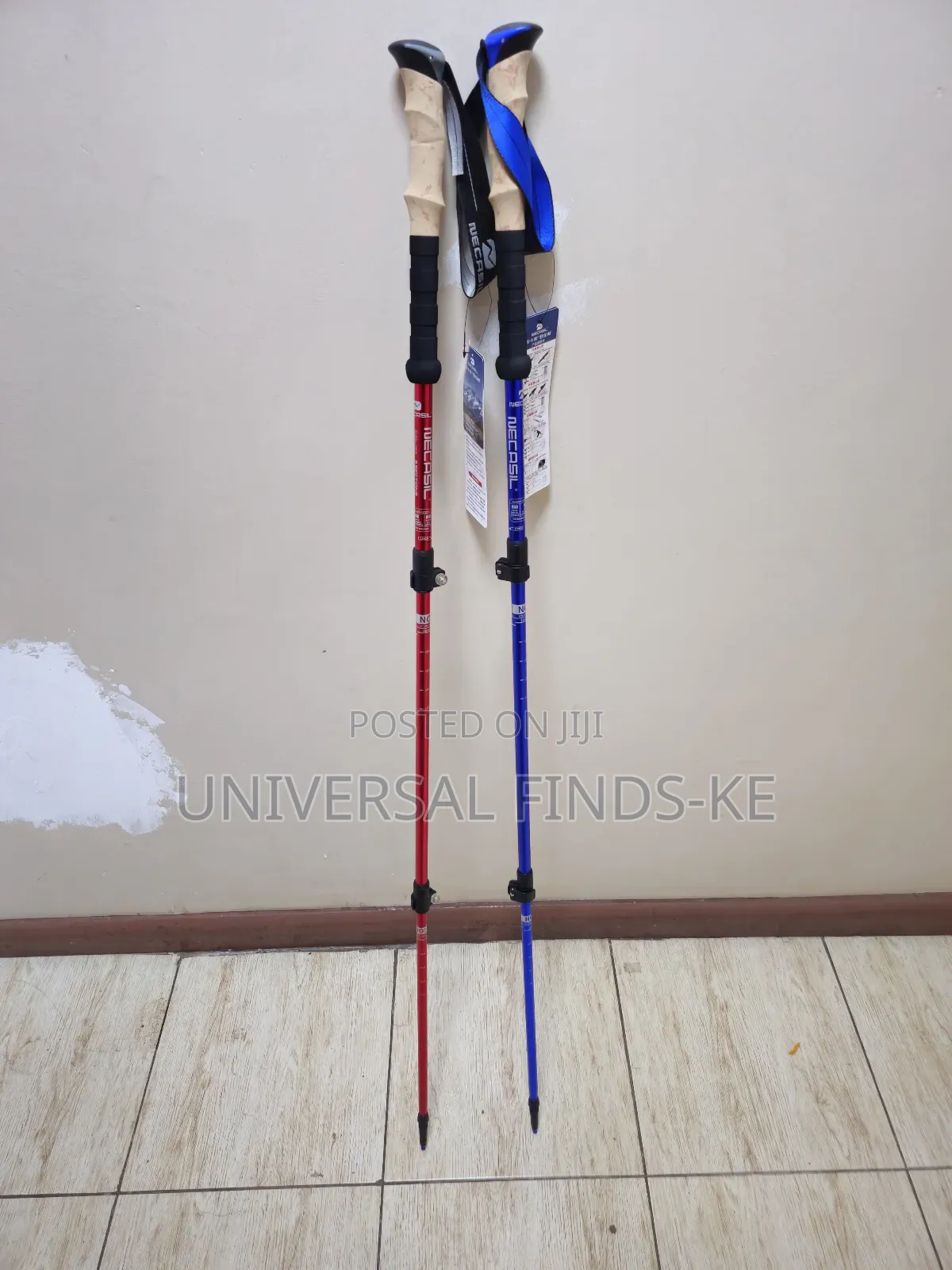 An Adjustable Hiking Poles