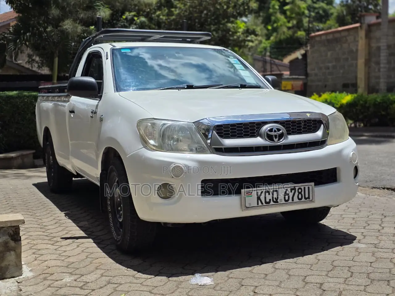 Toyota Hilux 2011 White