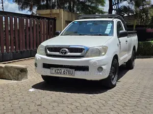 Toyota Hilux 2011 White