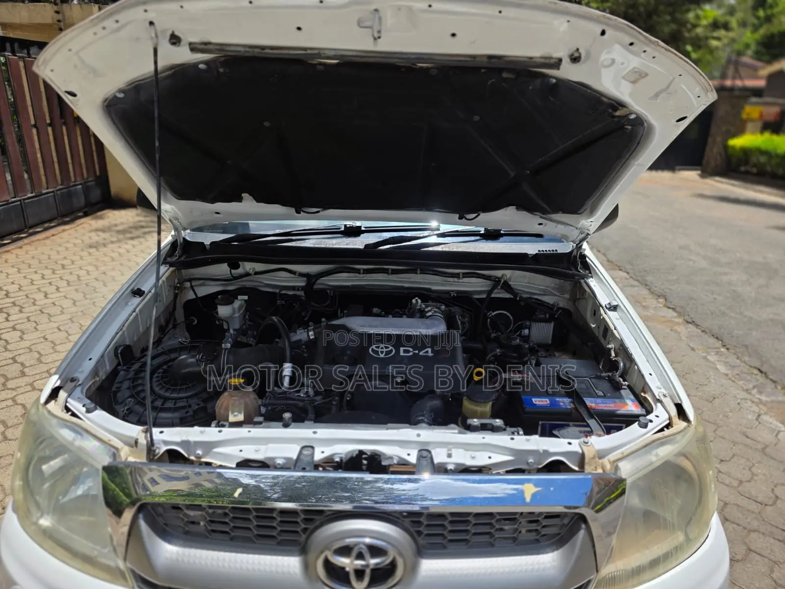 Toyota Hilux 2011 White
