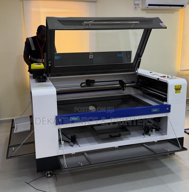 1300mm by 900mm Co2 Laser Engraving Industrial Machine - main view