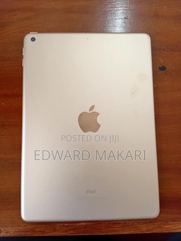 Apple iPad 9.7 32 GB - thumbnail 2