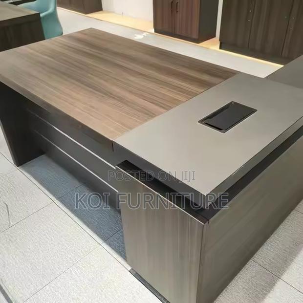 Office Desk; 1.8 Meters Executive Luxurious Office Desk - thumbnail 2