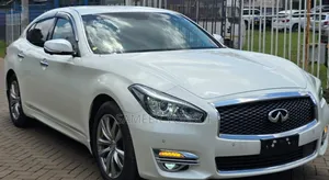 Nissan Fuga 2018 White