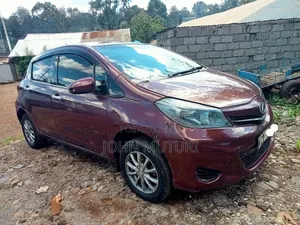 Toyota Vitz 2012 Maroon