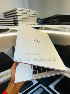 Laptop HP EliteBook 830 G8 8GB Intel Core i7 SSD 256GB