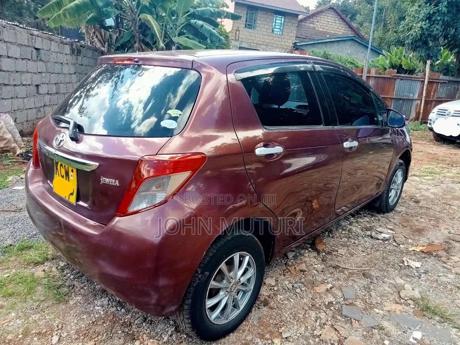 Toyota Vitz 2012 Maroon