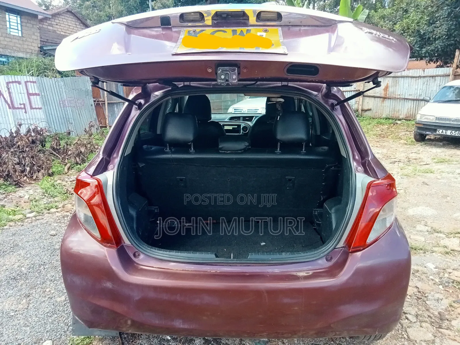 Toyota Vitz 2012 Maroon