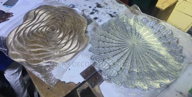 6pcs Round Wooven Canvas Dining Mat in Gold or Silver