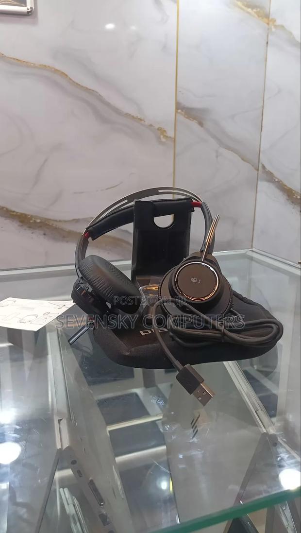 Poly Voyager Focus 2 Ms Stereo Bluetooth Headset With Charging Stand - thumbnail 2