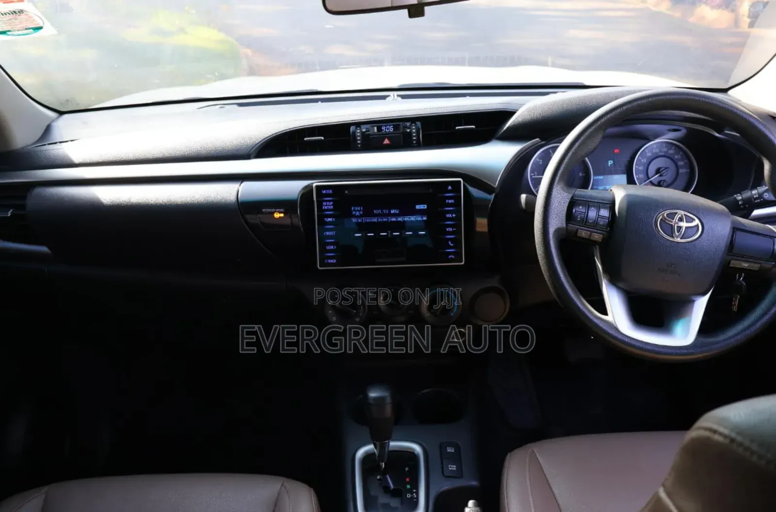 Toyota Hilux 2016 White