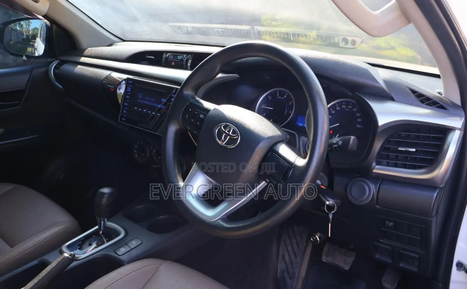 Toyota Hilux 2016 White