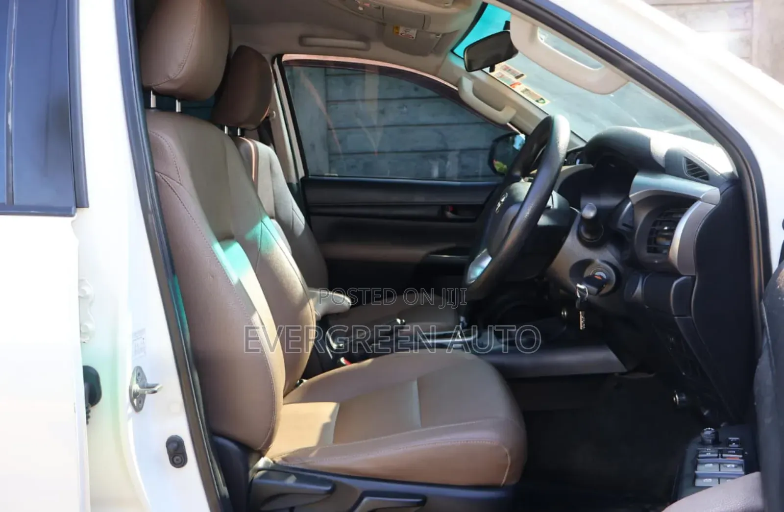 Toyota Hilux 2016 White