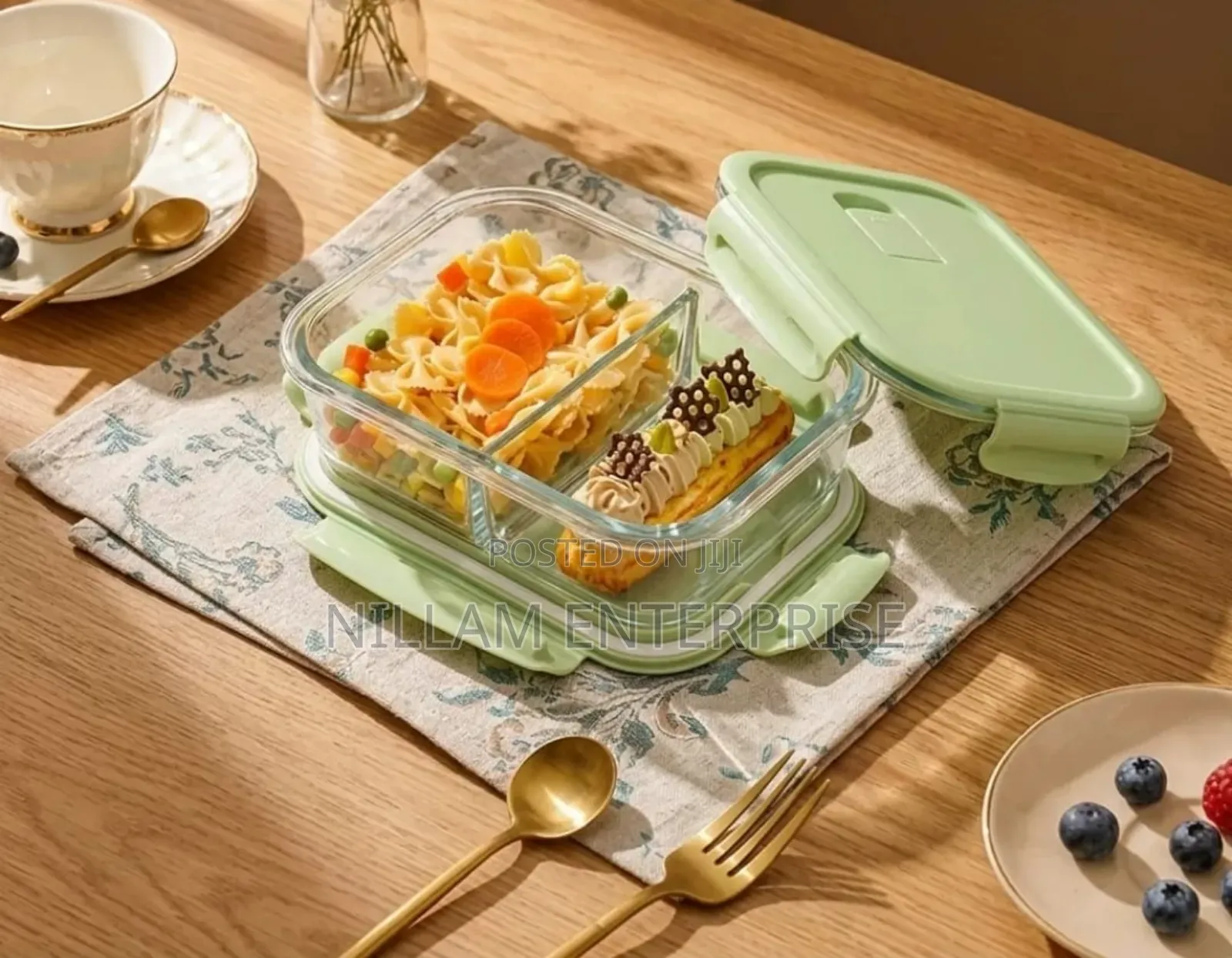 High Borosilicate Glass Partitioned Lunchbox.