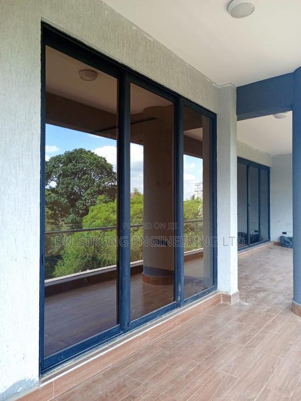 Aluminium Sliding Doors - thumbnail 3