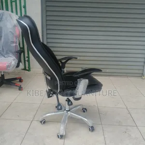 Classic Morden Leather Office Chair Available