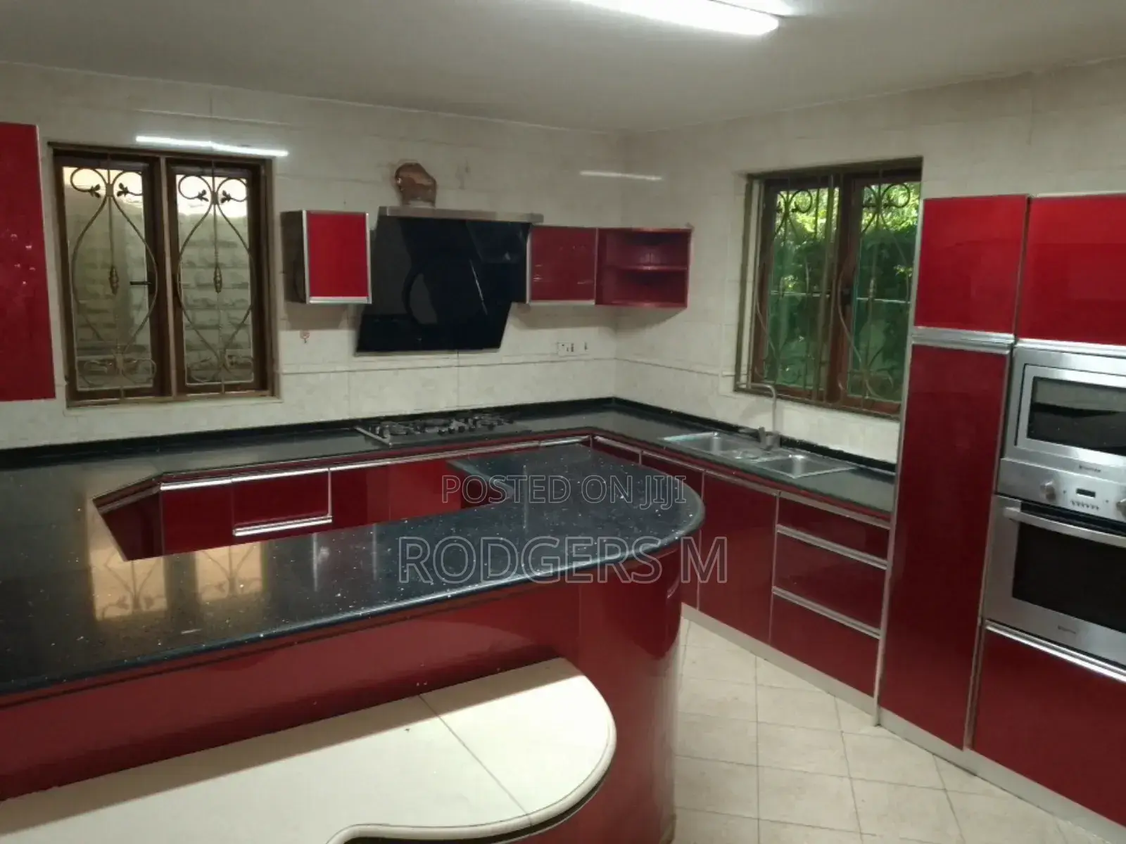 5bdrm Villa in Valley Arcade for rent