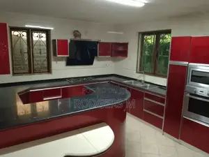 5bdrm Villa in Valley Arcade for rent