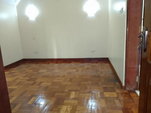 5bdrm Villa in Valley Arcade for rent - thumbnail 19