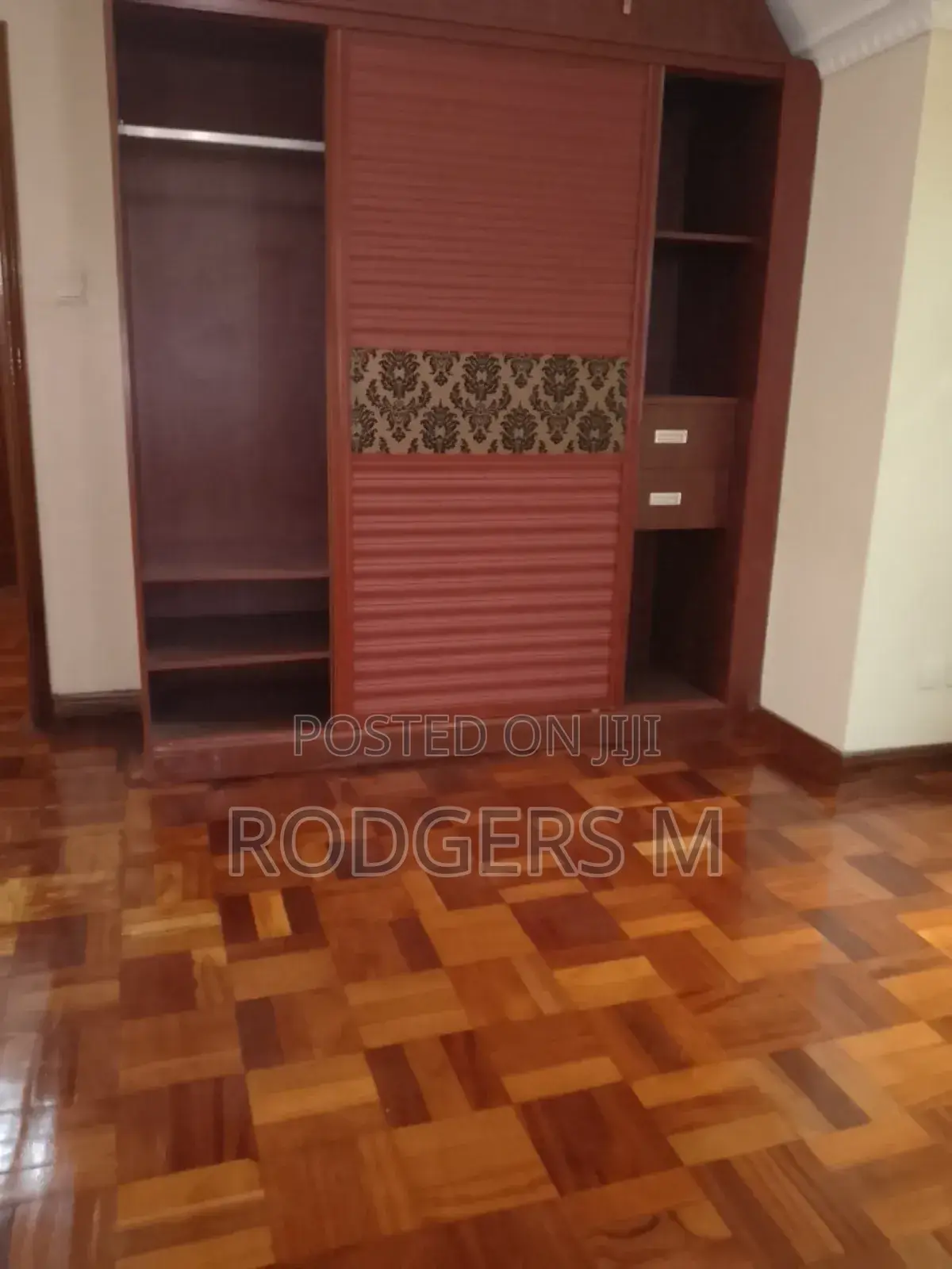 5bdrm Villa in Valley Arcade for rent