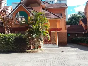 5bdrm Villa in Valley Arcade for rent