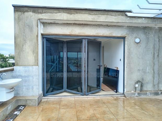 Aluminium Folding Doors - thumbnail 4