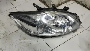Auris 2010 Headlights
