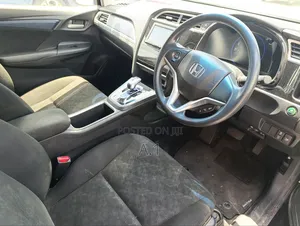 Honda Fit Shuttle 1.5 Hybrid 2WD 2018 Matt Black