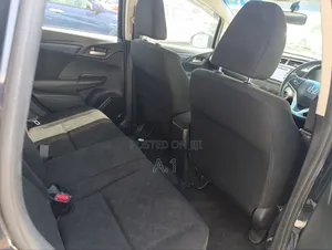 Honda Fit Shuttle 1.5 Hybrid 2WD 2018 Matt Black