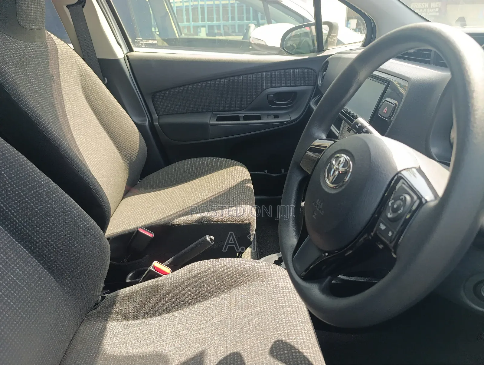 Toyota Vitz 1.5 FWD Hybrid 5dr 2019 Silver