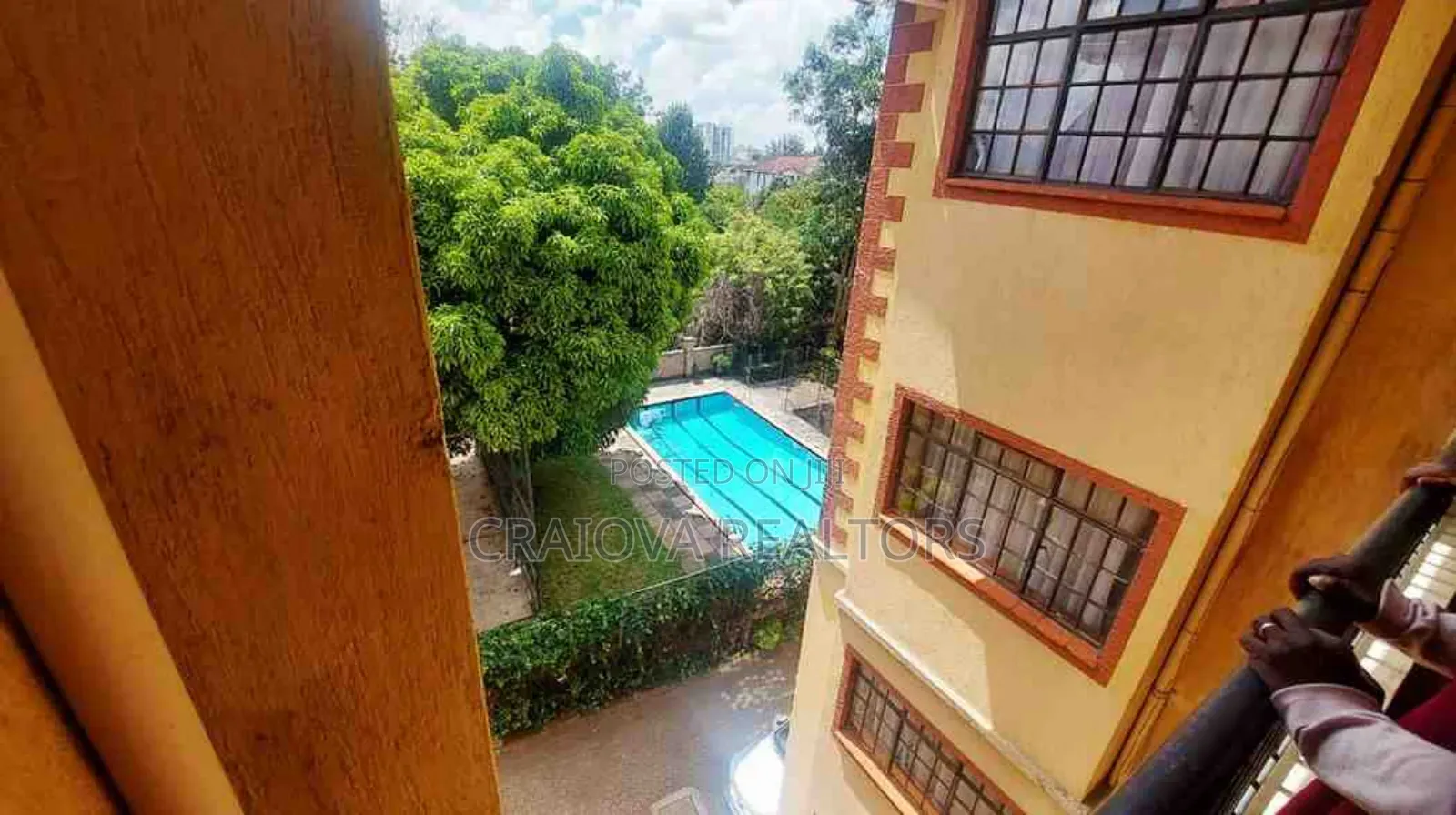 4bdrm Apartment in Valley Arcade for sale
