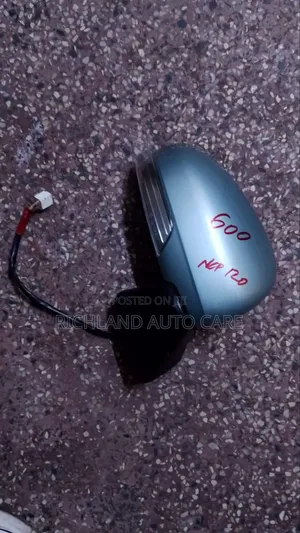 Side Mirror for Toyota Ractis Nsp120 Right 7wires Brown