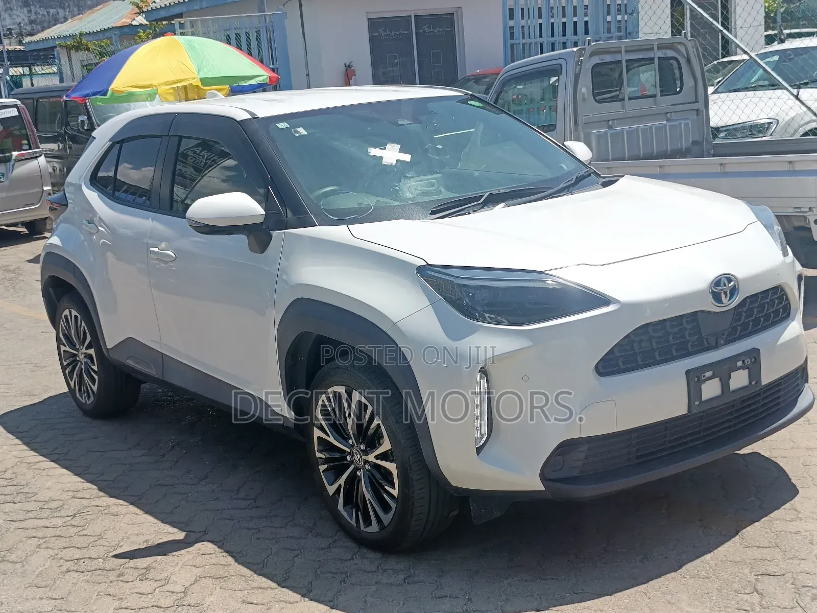 Toyota Yaris 1.5 Sedan XLE 2020 White