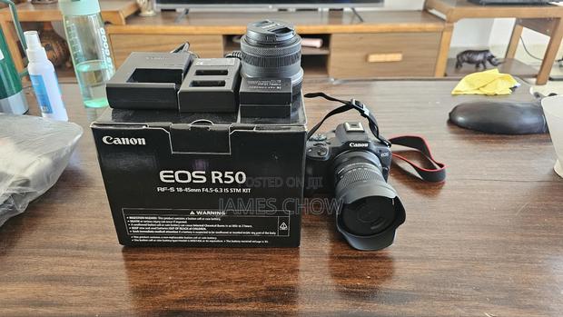 Canon R50 Sigma 18–50mm F/2.8 Lens