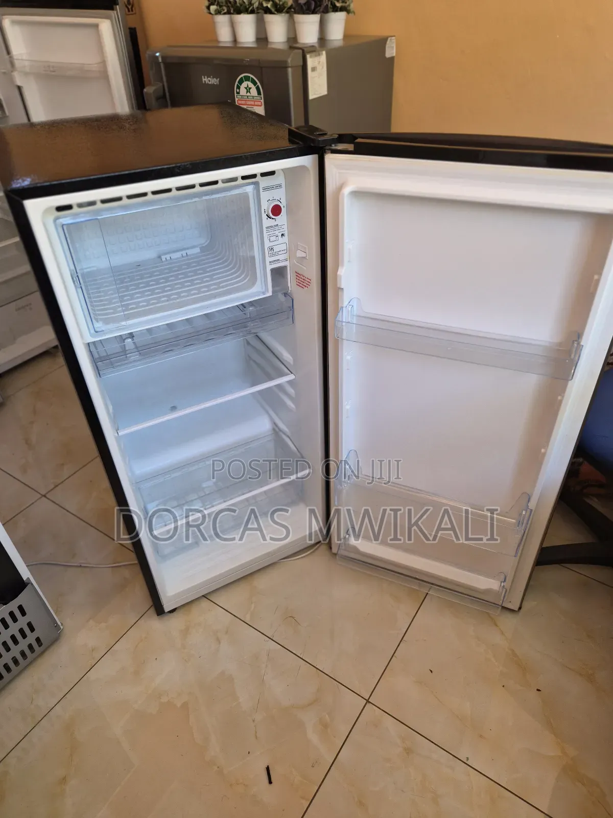 Von Single Mini Fridge.