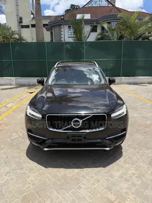 Volvo XC90 T5 Momentum AWD 2018 Black