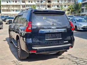 Toyota Land Cruiser Prado Kakadu 2020 Black
