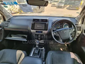 Toyota Land Cruiser Prado Kakadu 2020 Black