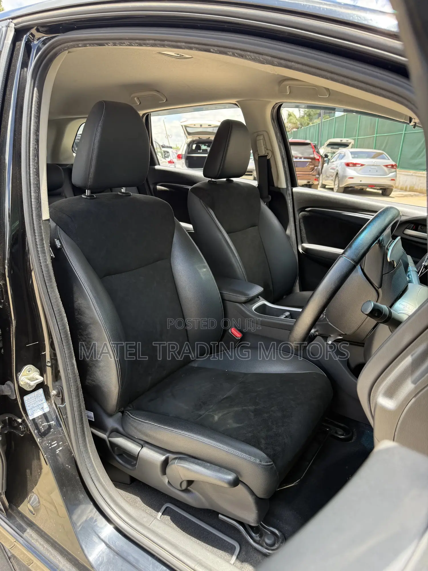 Honda Fit Shuttle 1.5 Hybrid 2WD 2018 Black