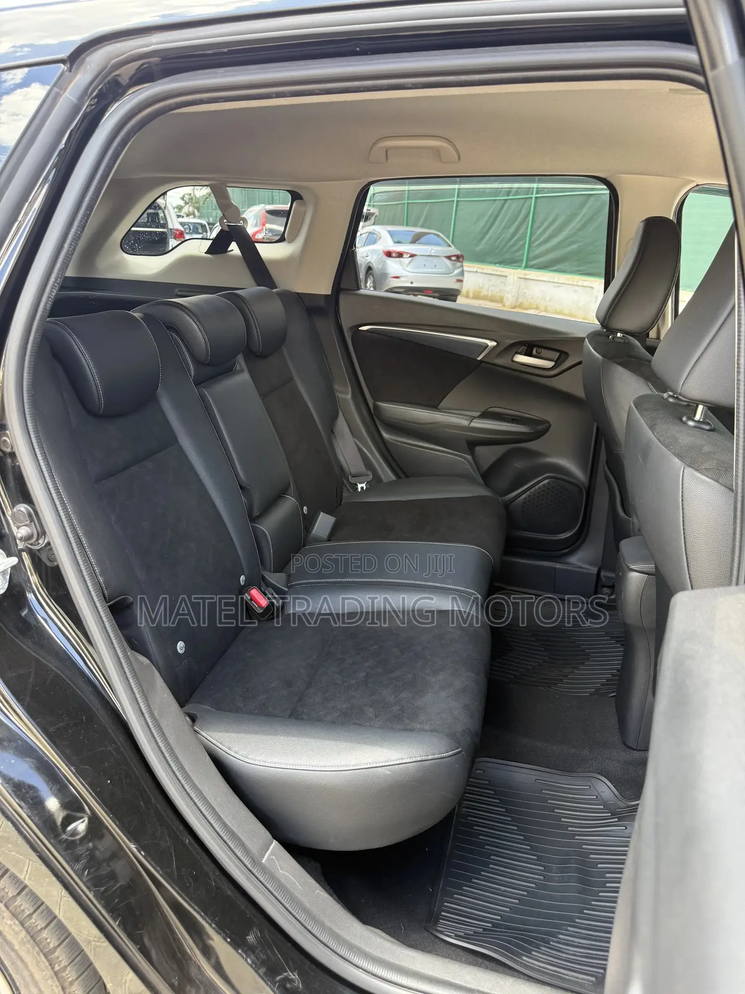 Honda Fit Shuttle 1.5 Hybrid 2WD 2018 Black