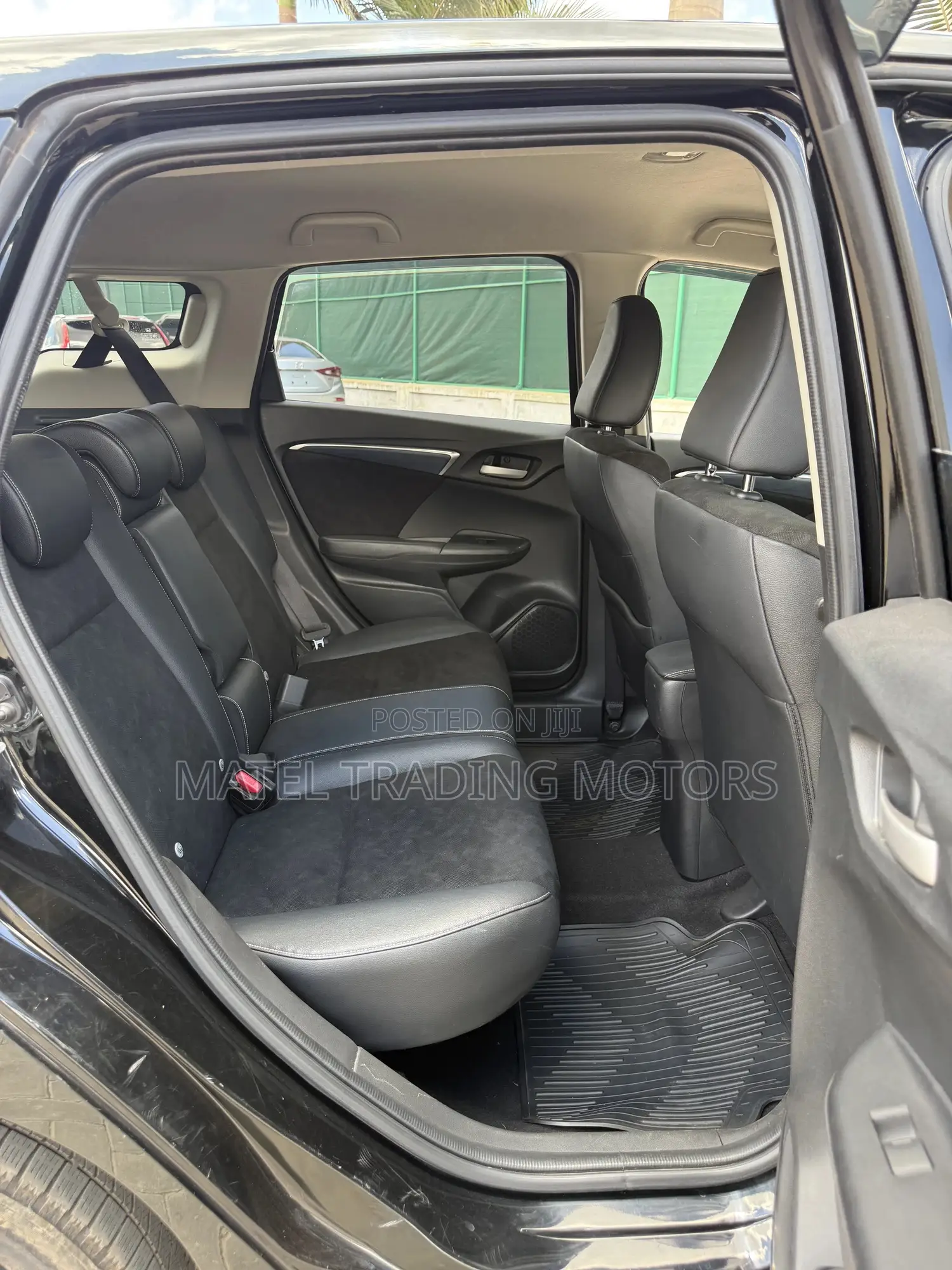 Honda Fit Shuttle 1.5 Hybrid 2WD 2018 Black