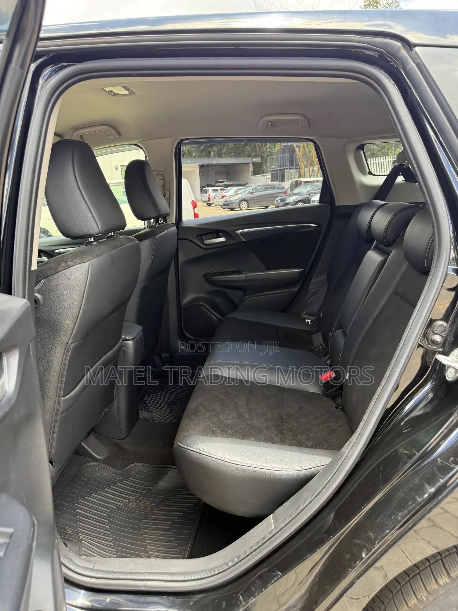 Honda Fit Shuttle 1.5 Hybrid 2WD 2018 Black
